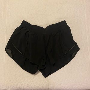 Lululemon Hotty Hot 2.5” Shorts